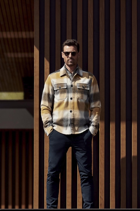 Vanguard gele heren overhemd | Sfeerbeeld, In situatie