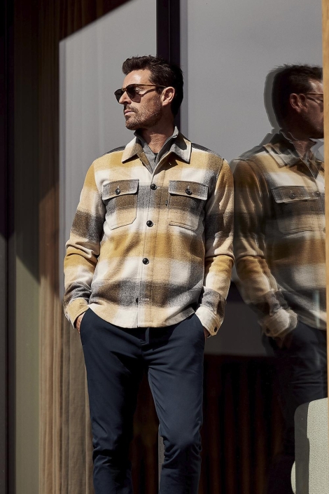 Vanguard gele heren overhemd | Sfeerbeeld, In situatie