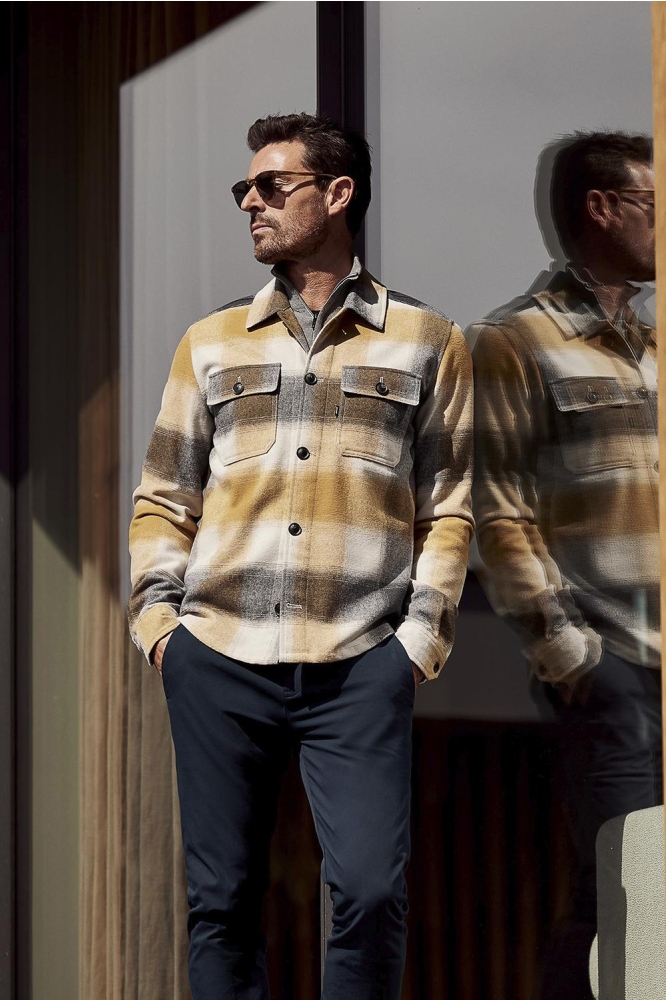 Vanguard gele heren overhemd | Sfeerbeeld, In situatie