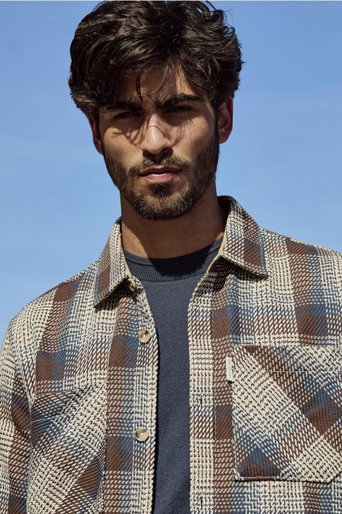 Cast Iron bruine heren overhemd | Sfeerbeeld, In situatie