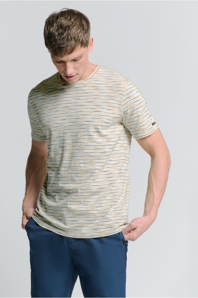 NO-EXCESS beige heren t-shirt | Model vooraanzicht