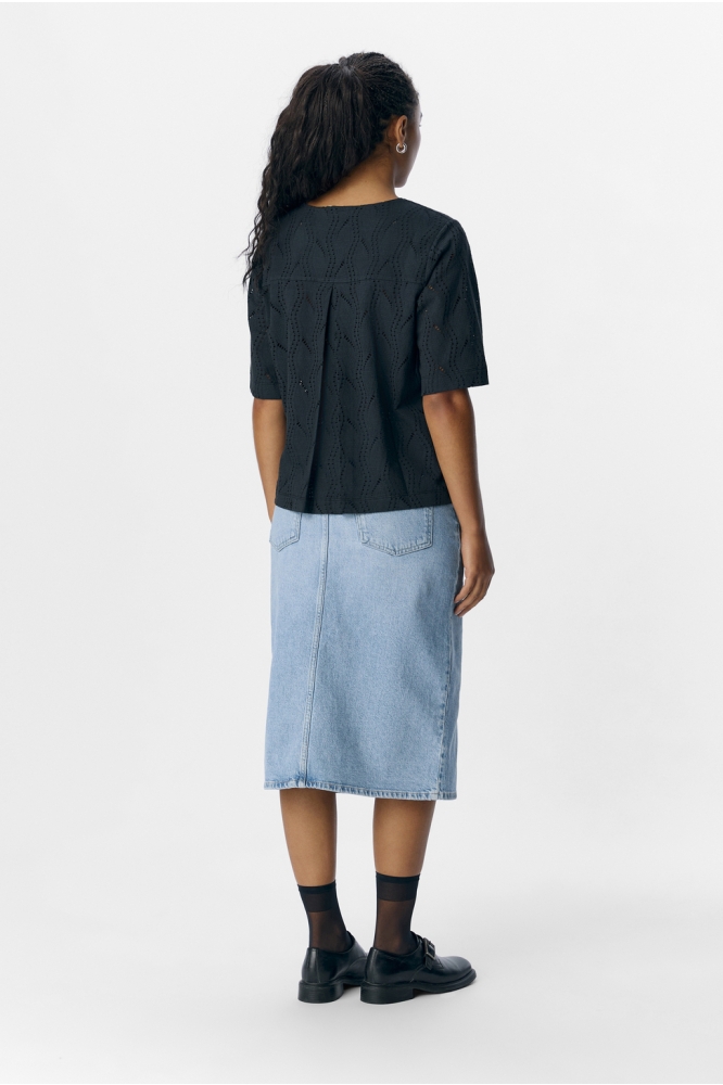 Object zwarte dames t-shirt | Model achteraanzicht