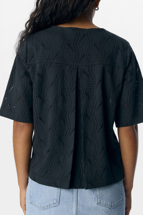 Object zwarte dames t-shirt | Model achteraanzicht