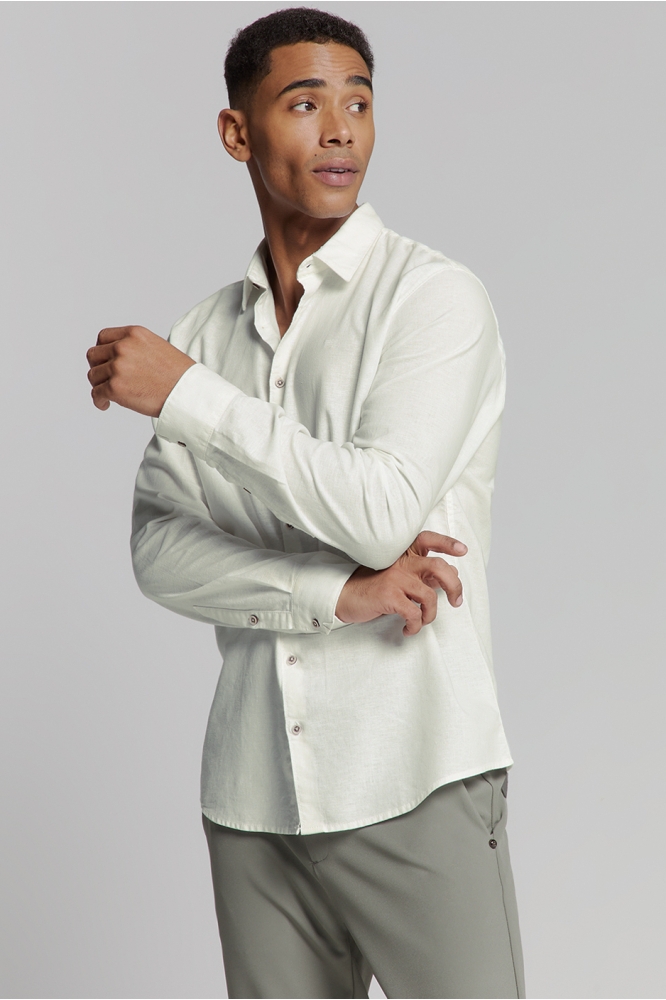 NO-EXCESS witte heren overhemd | Model vooraanzicht