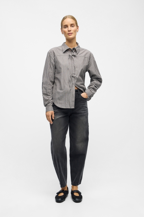 Object bruine dames blouse | Model