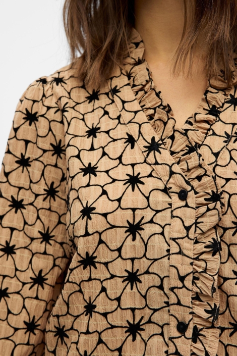 Object bruine dames blouse | Close up
