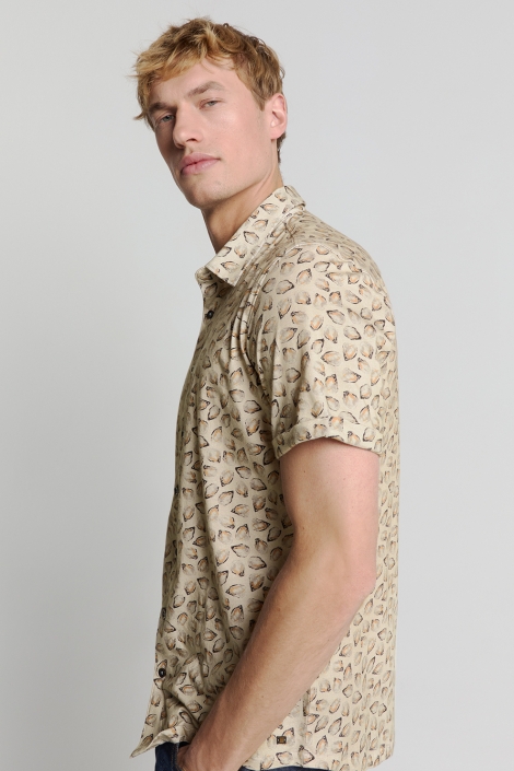 NO-EXCESS beige heren overhemd | Model zijaanzicht