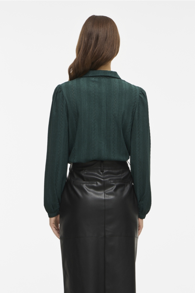 Vila groene dames blouse | Model achteraanzicht