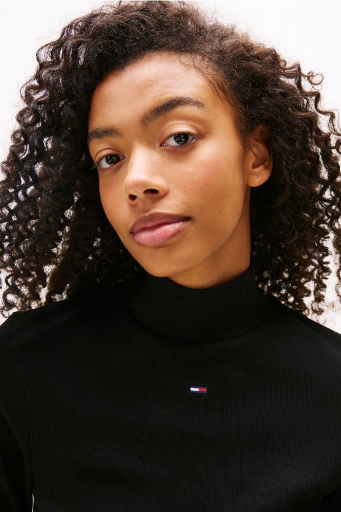 Tommy Jeans zwarte dames t-shirt | Close up