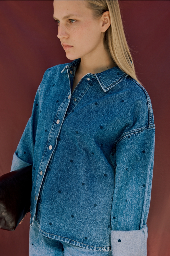 Vila blauwe dames blouse | Sfeerbeeld, In situatie