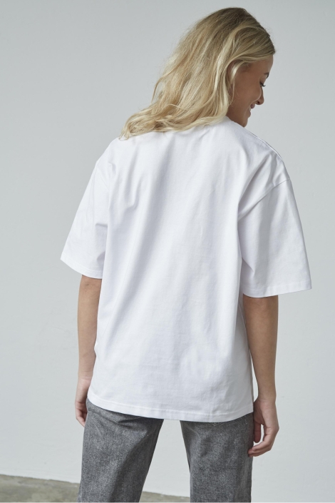 SisterS point witte dames t-shirt | Model achteraanzicht