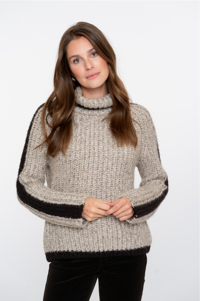 Geisha beige dames trui | Model vooraanzicht