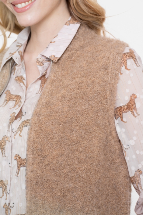 Geisha beige dames gilet | Close up