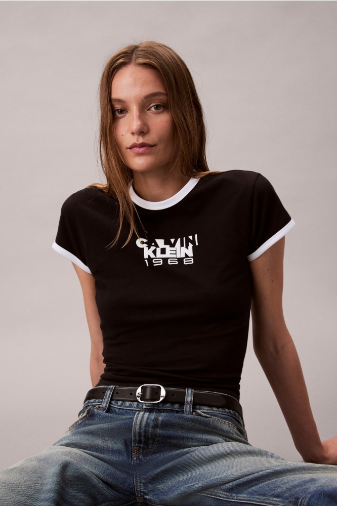 Calvin Klein zwarte dames t-shirt | Model vooraanzicht