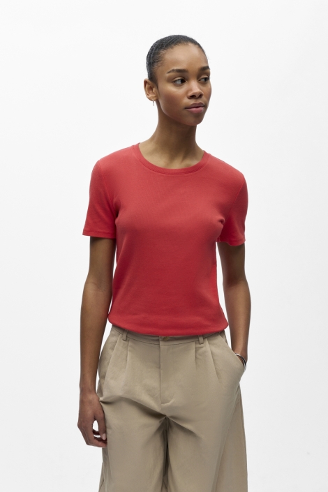 Object rode dames t-shirt | Model vooraanzicht
