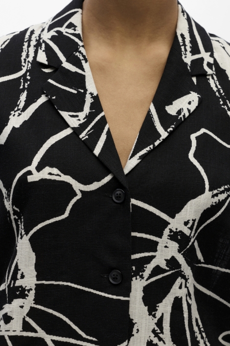 Object zwarte dames blouse | Close up