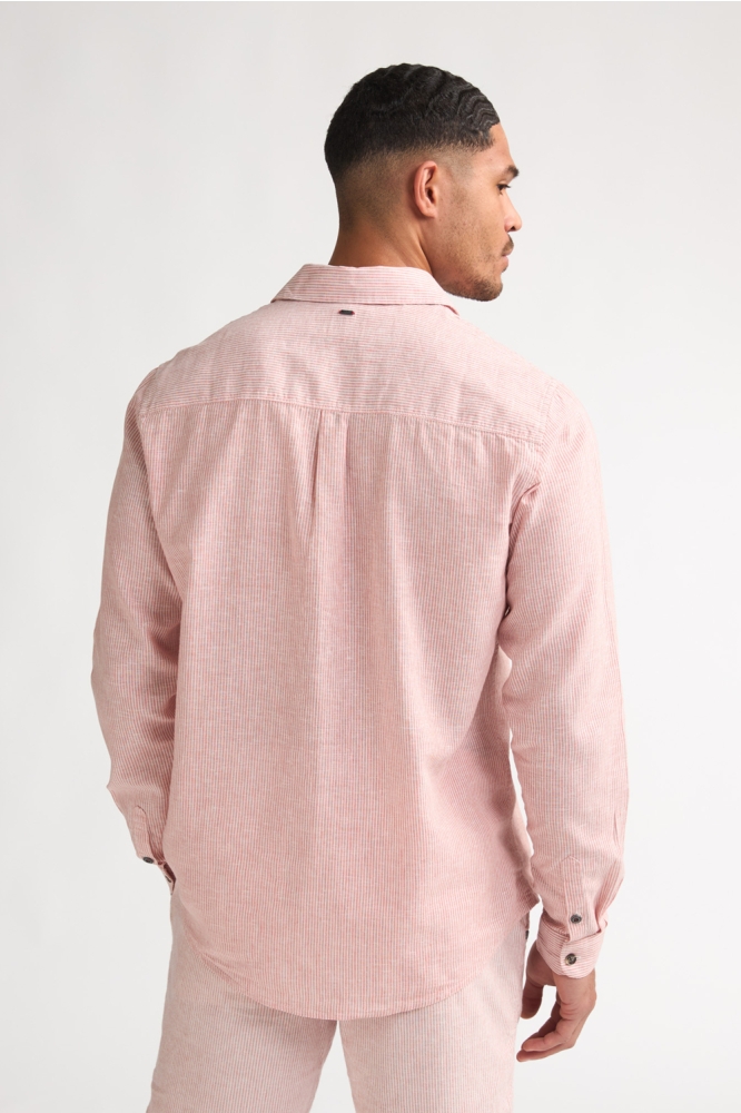 Petrol Industries roze heren overhemd | Model achteraanzicht