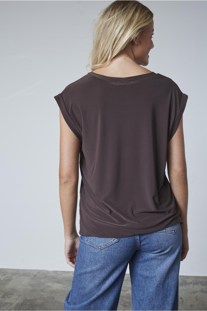 SisterS point bruine dames t-shirt | Model achteraanzicht