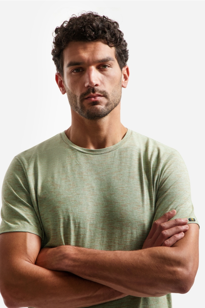 NO-EXCESS groene heren t-shirt | Close up