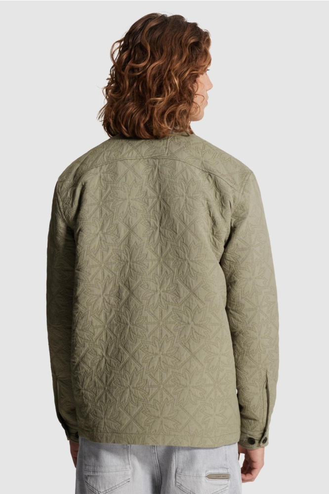 Cast Iron groene heren vest | Model achteraanzicht