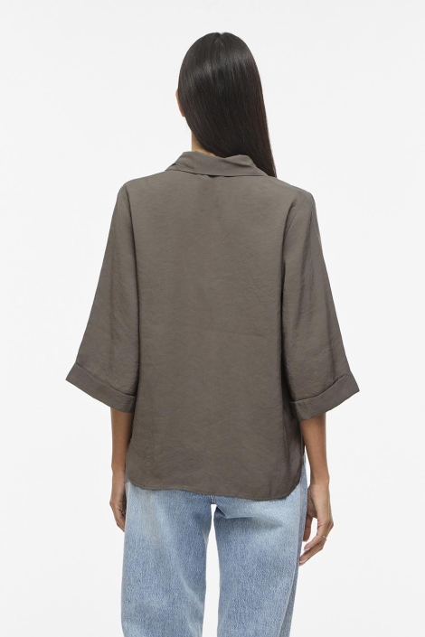 Vila taupe dames blouse | Model achteraanzicht