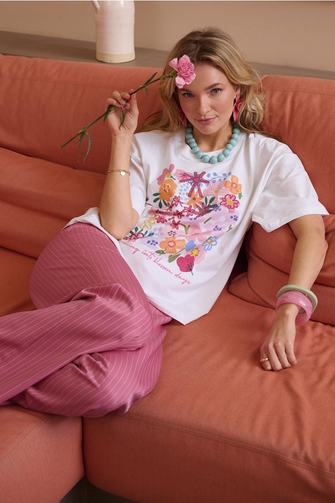 Ydence witte dames t-shirt | Sfeerbeeld, In situatie