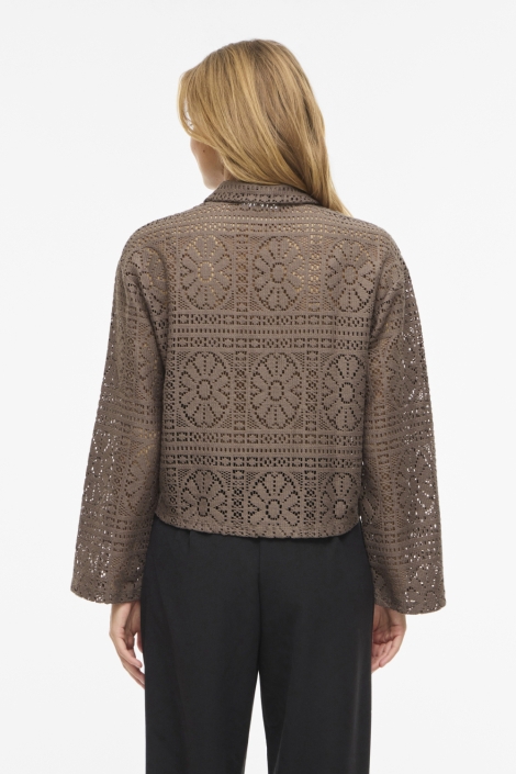 Vila bruine dames blouse | Model achteraanzicht