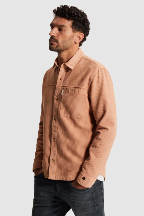 Cast Iron oranje heren overhemd | Model zijaanzicht