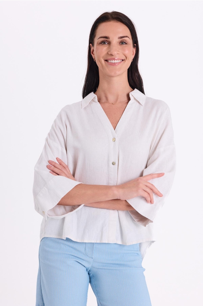 Freequent witte dames blouse | Model vooraanzicht