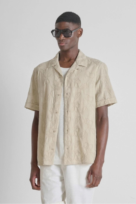 Antony Morato beige heren overhemd | Model vooraanzicht