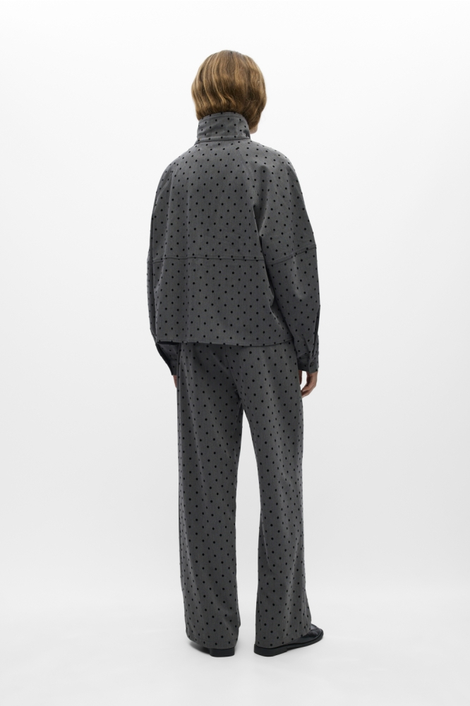 Object grijze dames blouse | Model