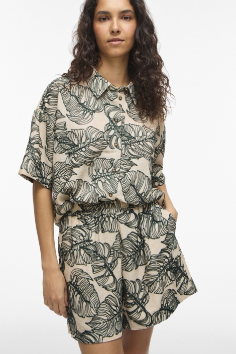 Vila beige dames blouse | Model vooraanzicht