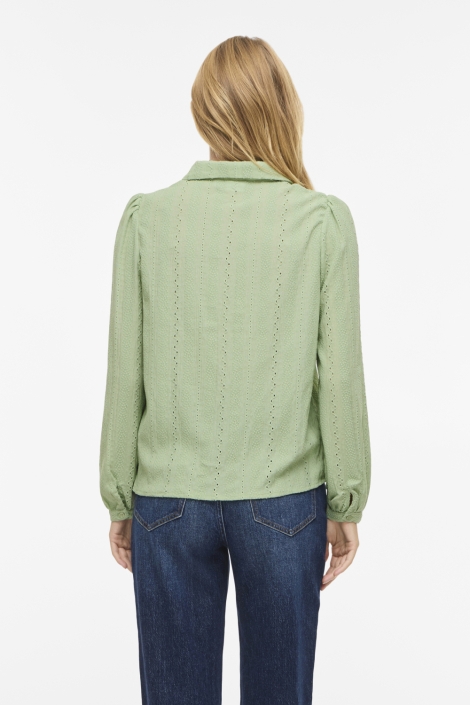 Vila groene dames blouse | Model achteraanzicht