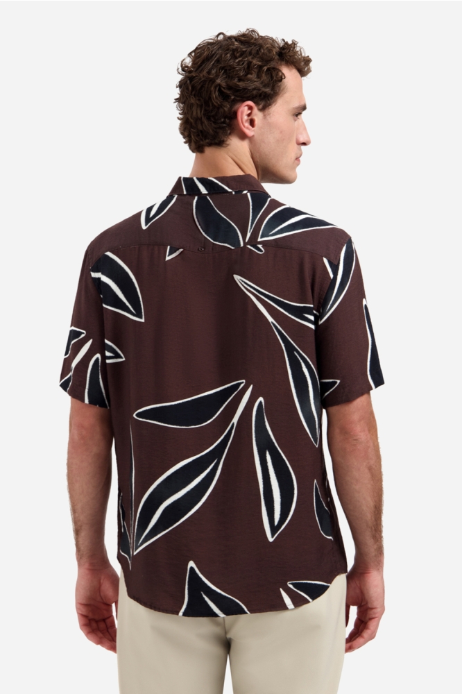 NO-EXCESS bruine heren overhemd | Model achteraanzicht