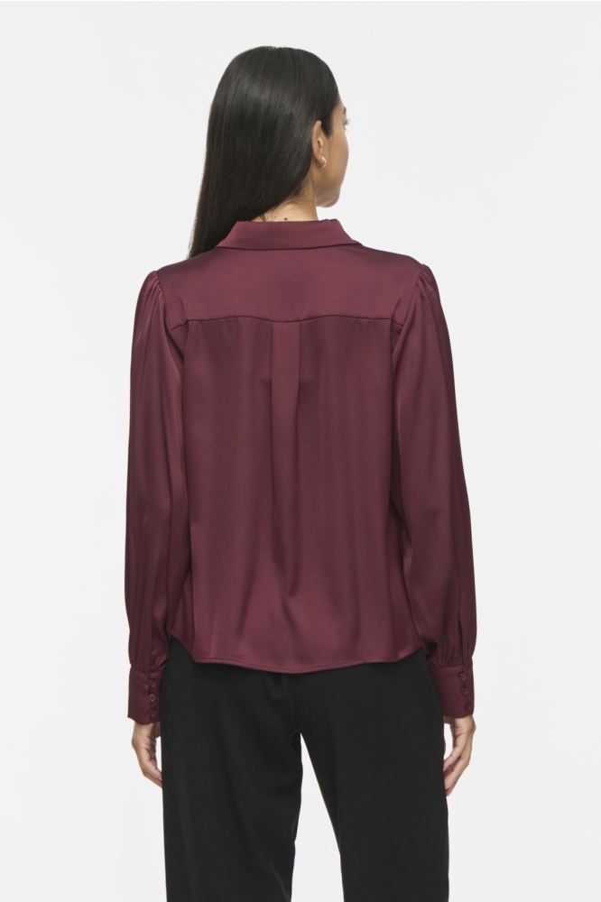 Vila bordeaux dames blouse | Model achteraanzicht