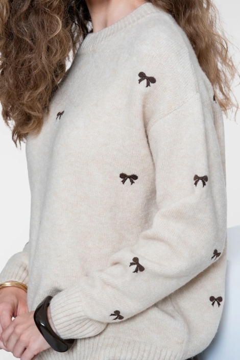 Geisha beige dames trui | Model zijaanzicht