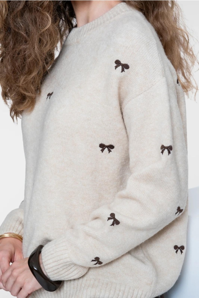 Geisha beige dames trui | Model zijaanzicht