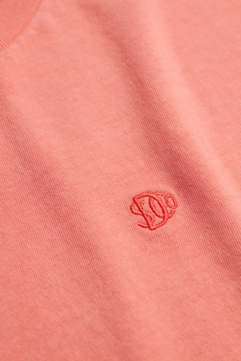 Superdry paarse heren t-shirt | Close up
