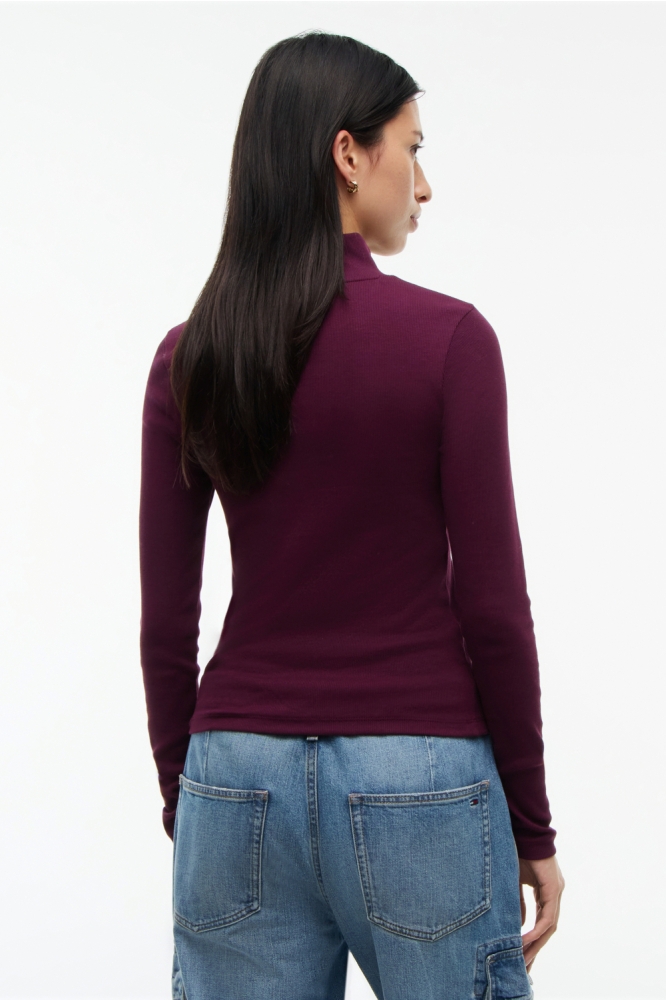 Tommy Jeans bordeaux dames t-shirt | Model achteraanzicht