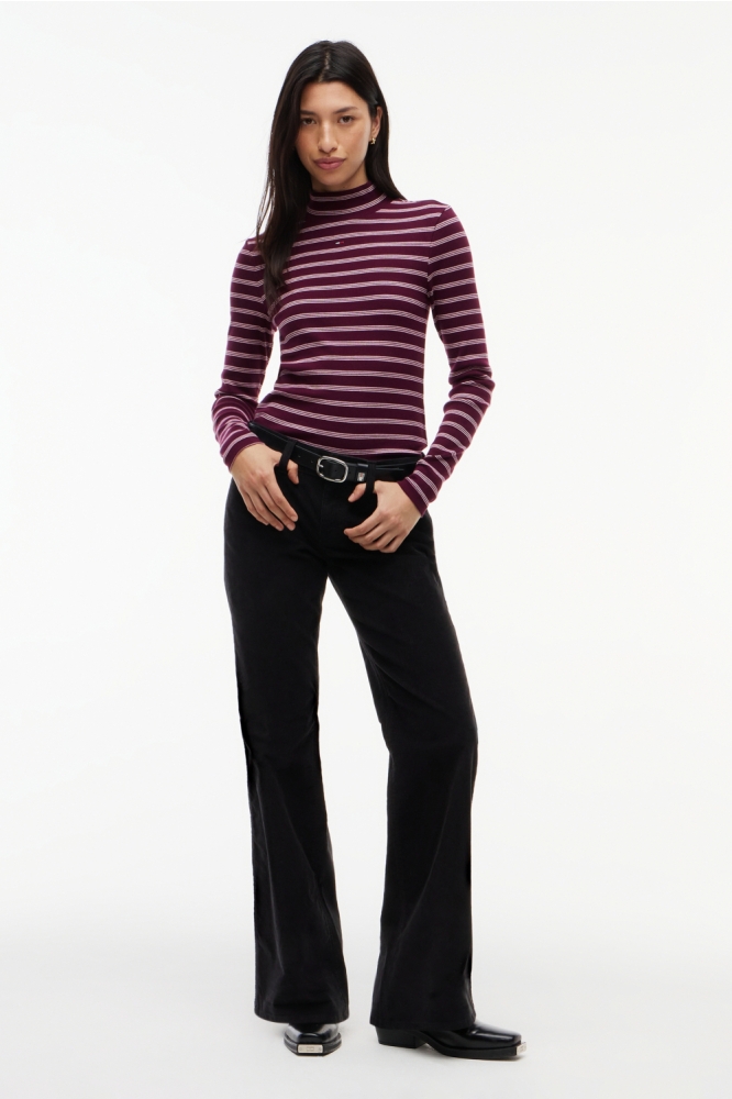 Tommy Jeans paarse dames t-shirt | Model
