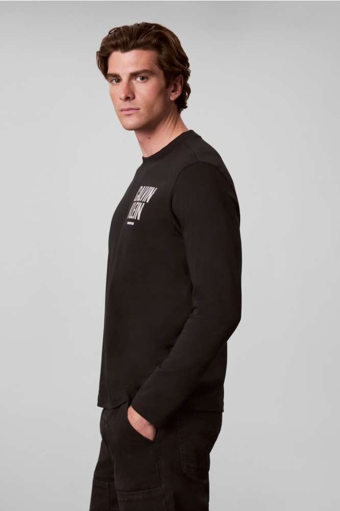 Calvin Klein zwarte heren t-shirt | Model zijaanzicht