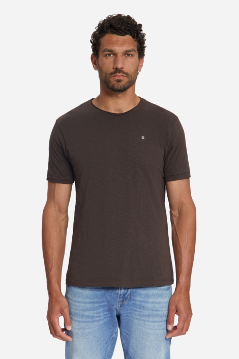 NO-EXCESS bruine heren t-shirt | Model vooraanzicht