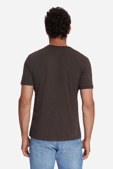 NO-EXCESS bruine heren t-shirt | Model achteraanzicht