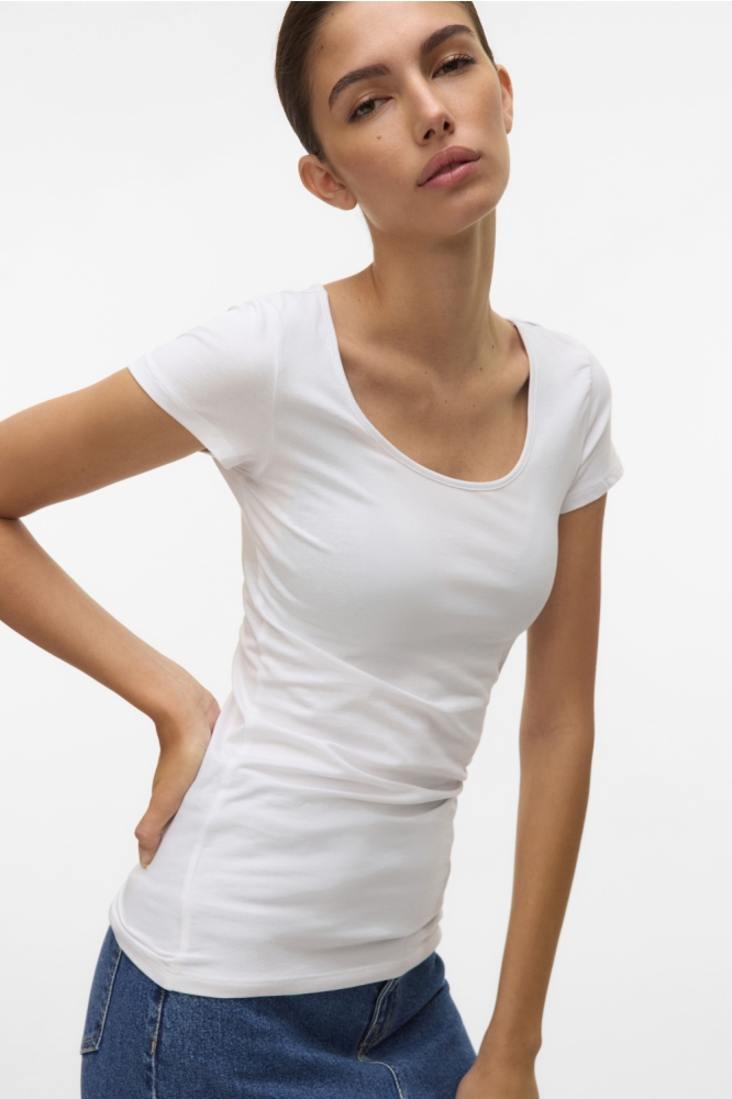 Vero Moda witte dames t-shirt | Model vooraanzicht