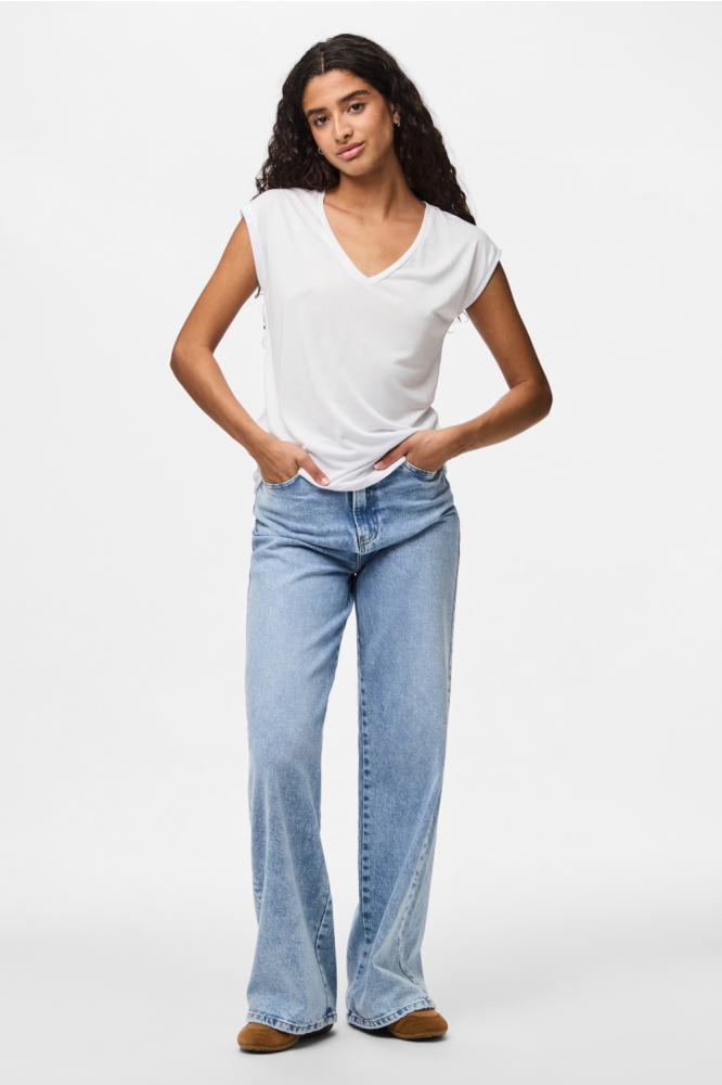 Pieces witte dames t-shirt | Model