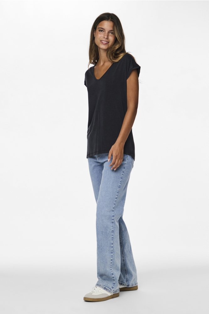 Pieces zwarte dames t-shirt | Model vooraanzicht