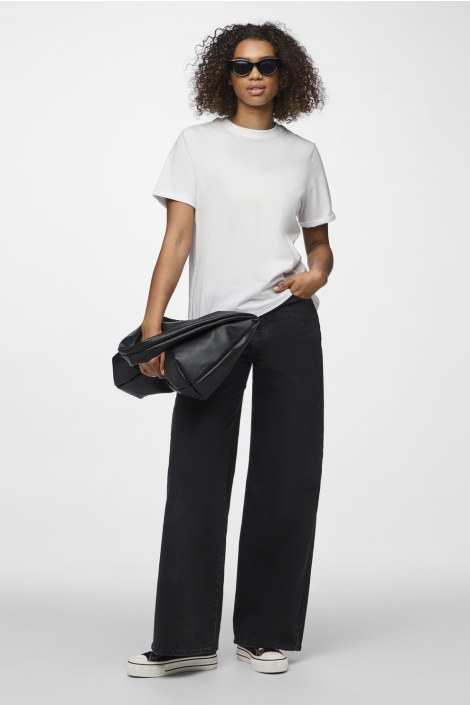 Pieces witte dames t-shirt | Model