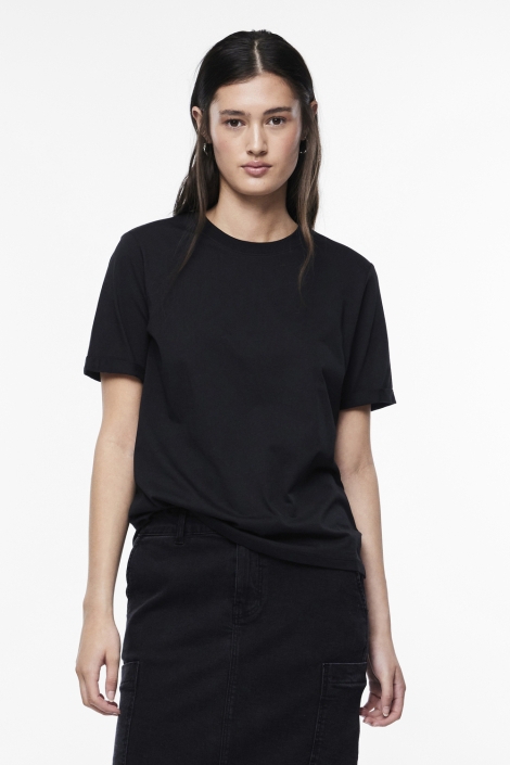 Pieces zwarte dames t-shirt | Model vooraanzicht