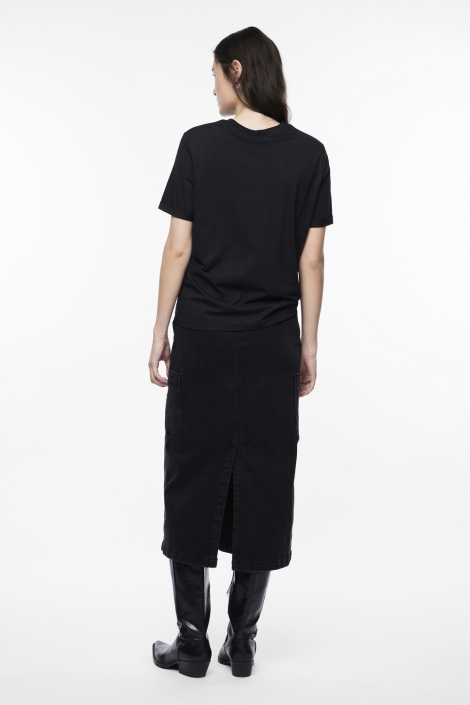 Pieces zwarte dames t-shirt | Model achteraanzicht