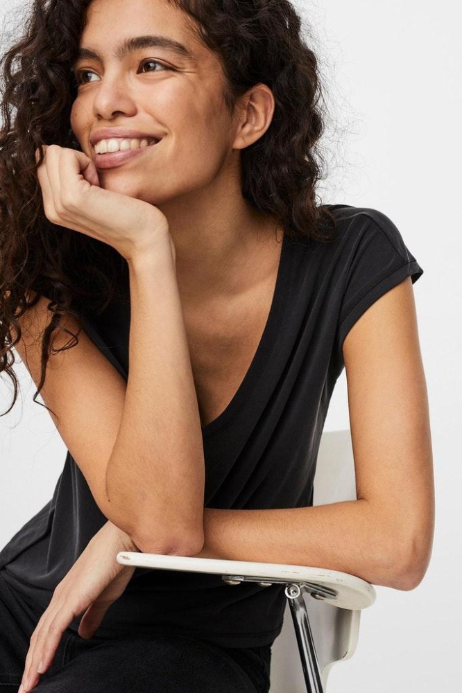 Vero Moda zwarte dames t-shirt | Close up